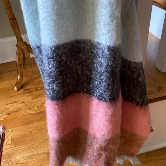 Anthropologie Oversized Blanket Scarf Wrap - Picture 10 of 11